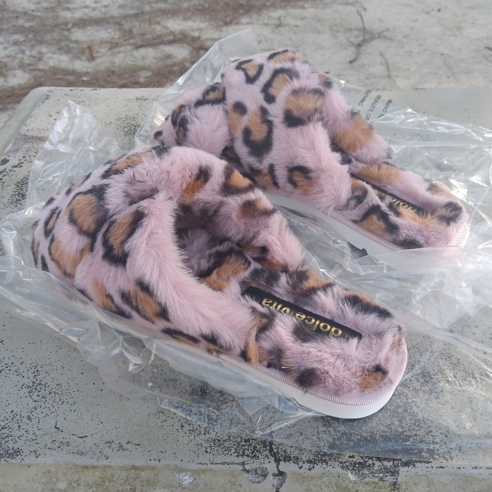 3/$40 DOLCE VITA, pillar cross band, luscious soft plush slipper